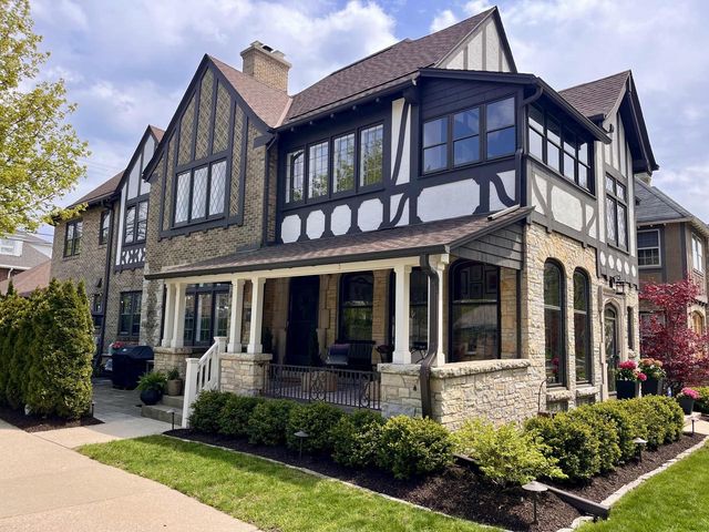4224 Farwell AVENUE, Shorewood, WI 53211