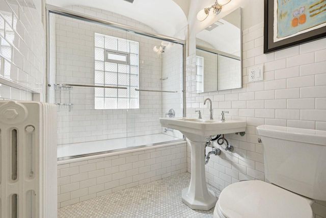 4224 Farwell AVENUE, Shorewood, WI 53211