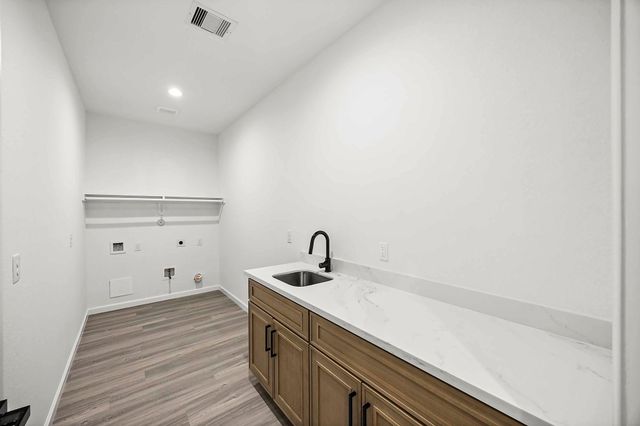 5526 Hartwick Road, Houston, TX 77016