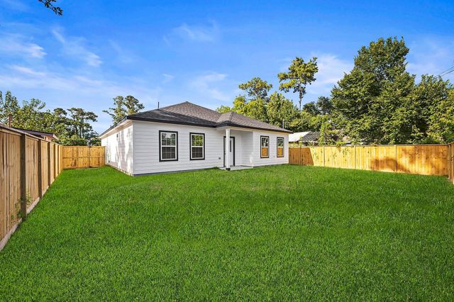 5526 Hartwick Road, Houston, TX 77016