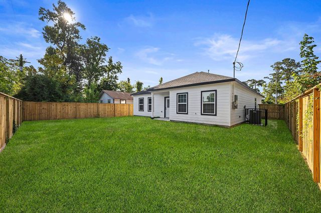 5526 Hartwick Road, Houston, TX 77016