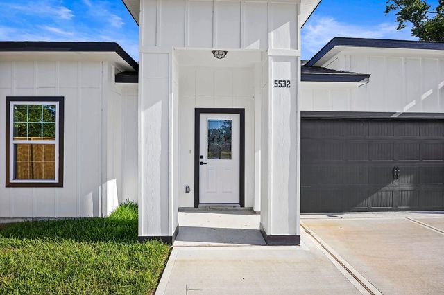 5526 Hartwick Road, Houston, TX 77016