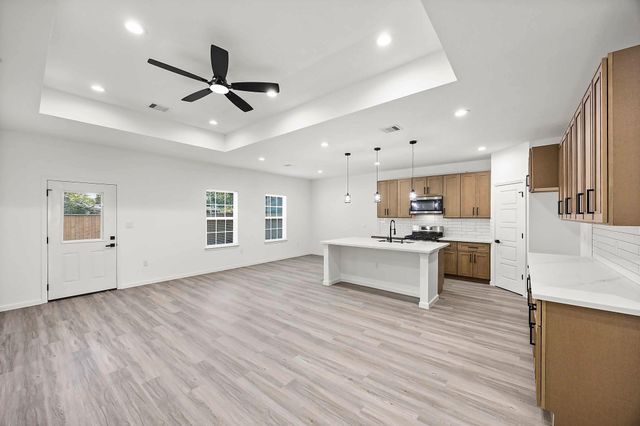 5526 Hartwick Road, Houston, TX 77016