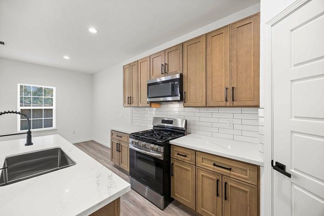 5526 Hartwick Road, Houston, TX 77016