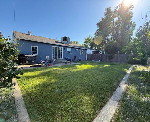 2149 Bluebird Ln, Sacramento, CA 95821
