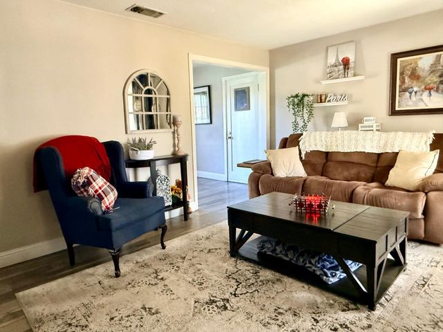 2149 Bluebird Ln, Sacramento, CA 95821