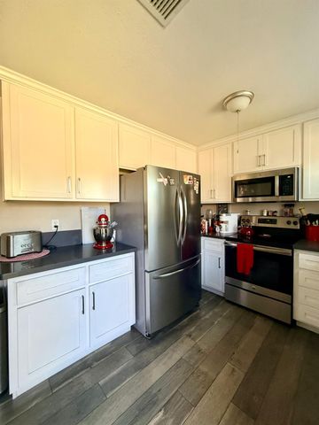 2149 Bluebird Ln, Sacramento, CA 95821