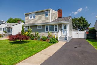 44 Tyler Street, Freeport, NY 11520