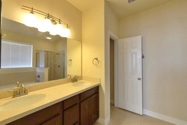 6307 Falling Briar Ln, Sugar Land, TX 77479
