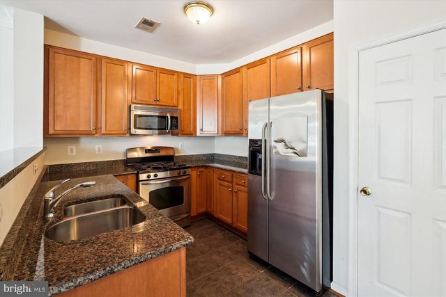 15551 JOHN DISKIN CIR, Woodbridge, VA 22191