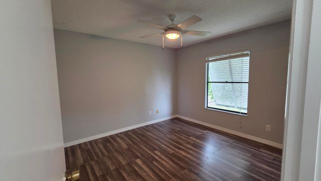 1212 Breezy Way 7h, Sebastian, FL 32958