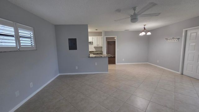 1212 Breezy Way 7h, Sebastian, FL 32958