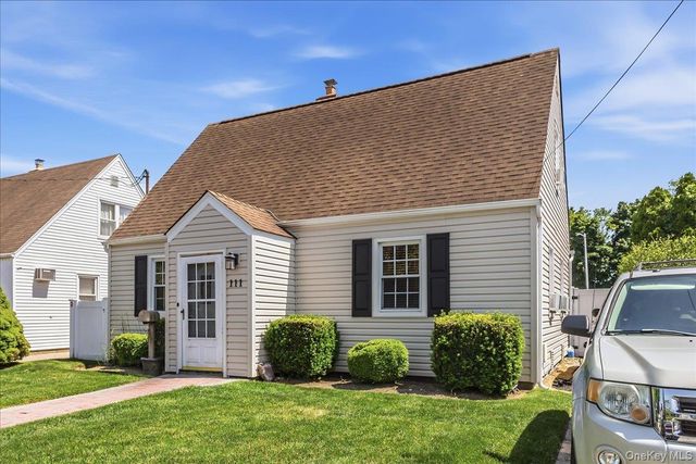 111 Birch Lane, Valley Stream, NY 11581