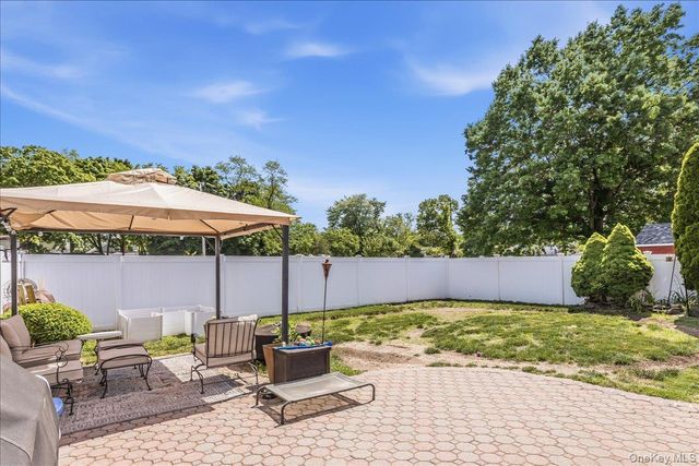 111 Birch Lane, Valley Stream, NY 11581