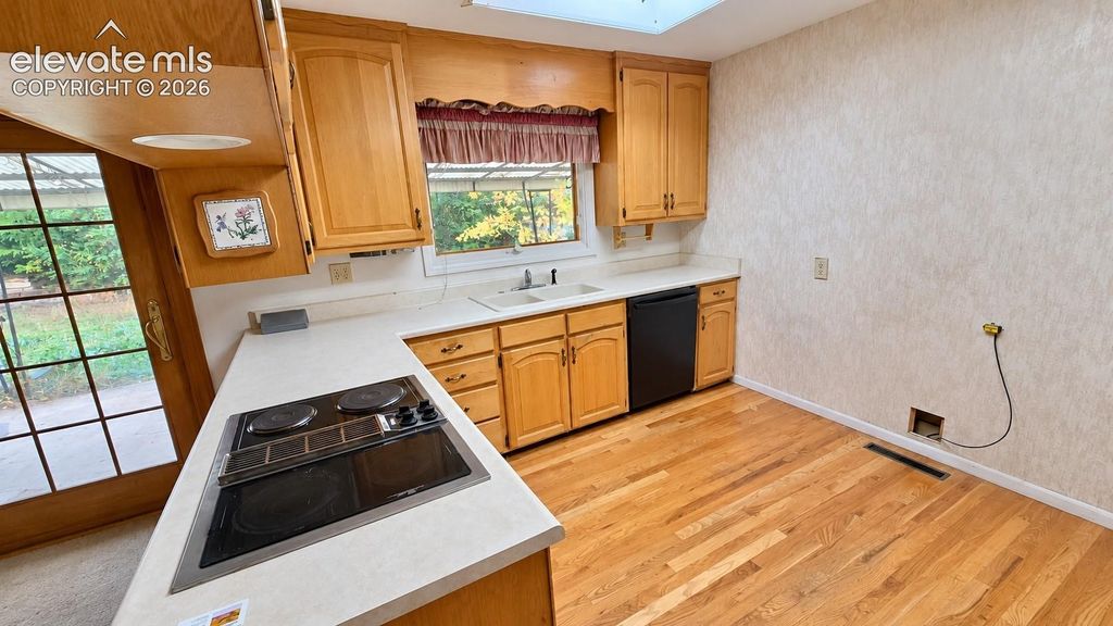 518 Arapahoe Drive, Colorado Springs, CO 80905 — photo 5