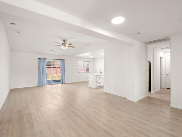 4068 W Weldon Avenue, Fresno, CA 93722