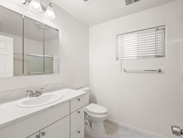 4068 W Weldon Avenue, Fresno, CA 93722