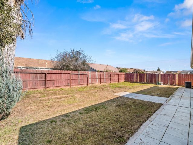 4068 W Weldon Avenue, Fresno, CA 93722