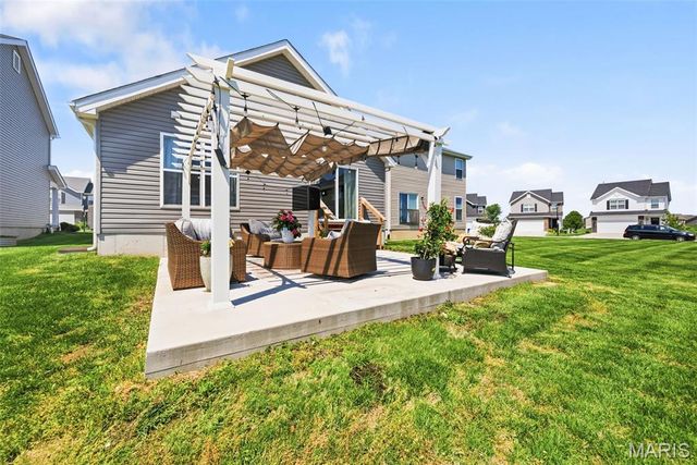235 Crestfield Court, St Charles, MO 63301