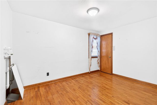 126 Bakers Ln, Washington Twp, PA 15613