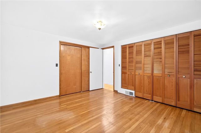 126 Bakers Ln, Washington Twp, PA 15613