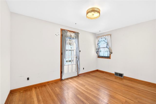 126 Bakers Ln, Washington Twp, PA 15613