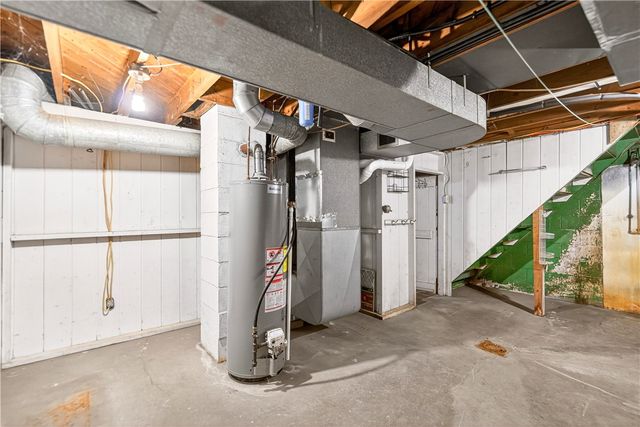 126 Bakers Ln, Washington Twp, PA 15613