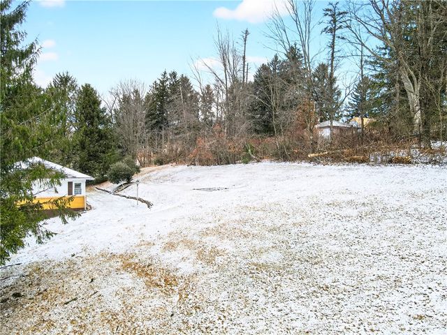 126 Bakers Ln, Washington Twp, PA 15613