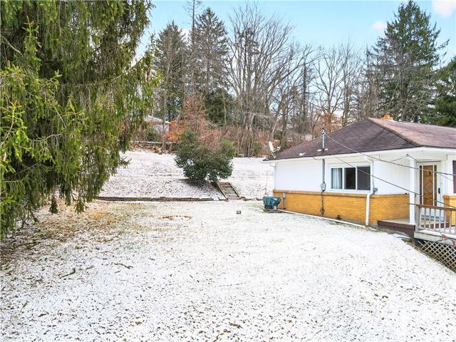 126 Bakers Ln, Washington Twp, PA 15613