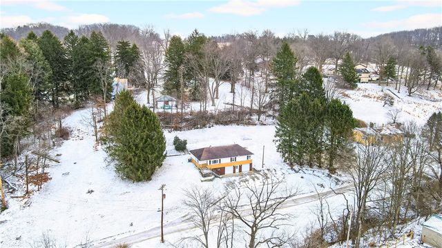 126 Bakers Ln, Washington Twp, PA 15613