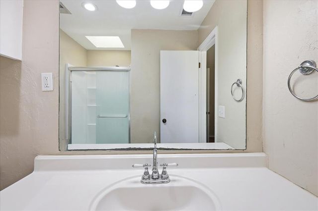 8925 N Eagle Lane, Oklahoma City, OK 73132