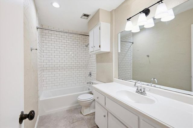8925 N Eagle Lane, Oklahoma City, OK 73132