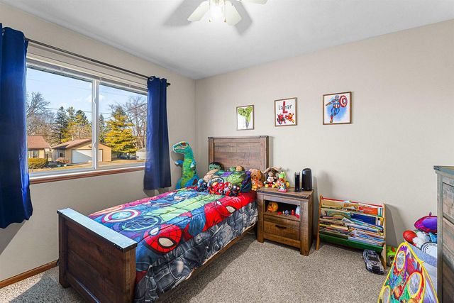 23 W SMITH AVENUE, Oshkosh, WI 54901