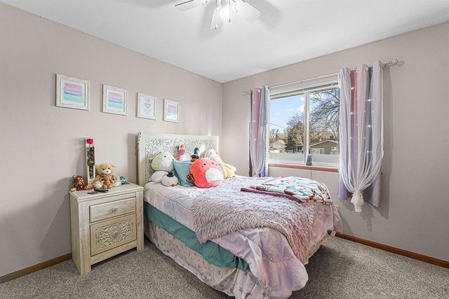 23 W SMITH AVENUE, Oshkosh, WI 54901