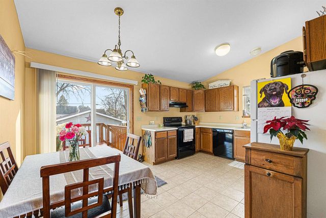 23 W SMITH AVENUE, Oshkosh, WI 54901