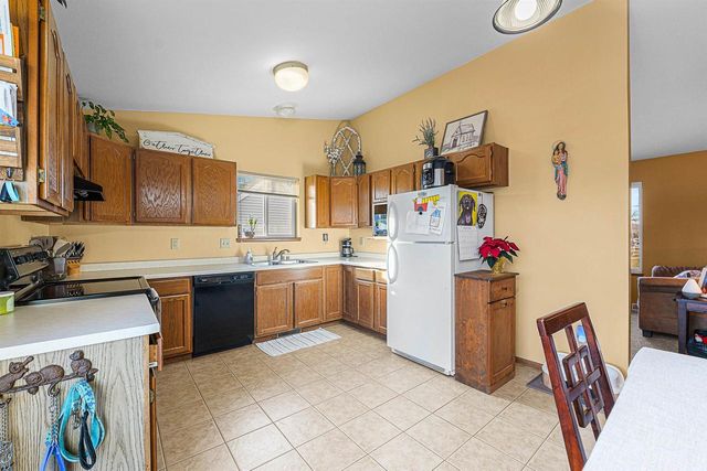 23 W SMITH AVENUE, Oshkosh, WI 54901