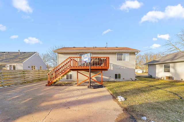 23 W SMITH AVENUE, Oshkosh, WI 54901