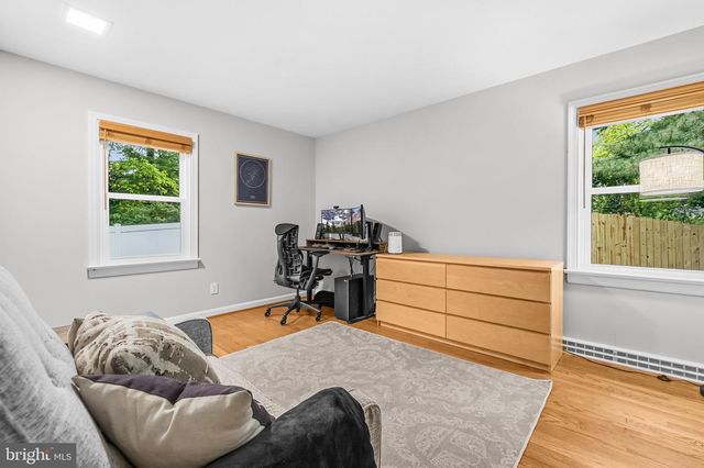 1 HOOKER PL, Fredericksburg, VA 22401