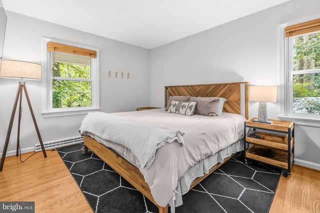 1 HOOKER PL, Fredericksburg, VA 22401