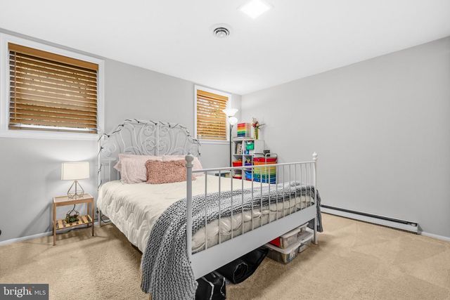 1 HOOKER PL, Fredericksburg, VA 22401