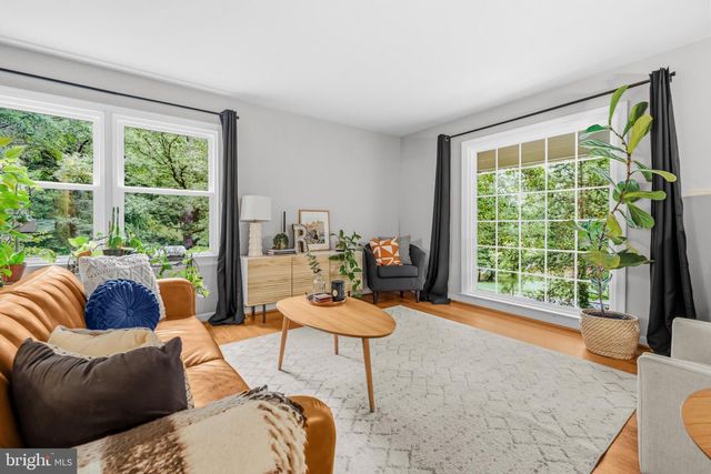 1 HOOKER PL, Fredericksburg, VA 22401