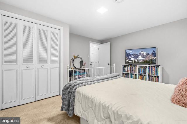 1 HOOKER PL, Fredericksburg, VA 22401