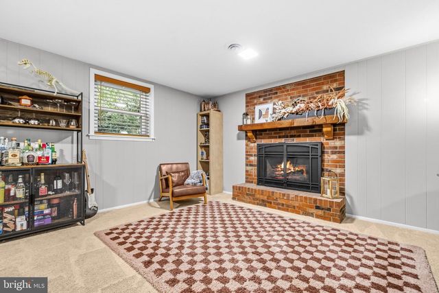 1 HOOKER PL, Fredericksburg, VA 22401