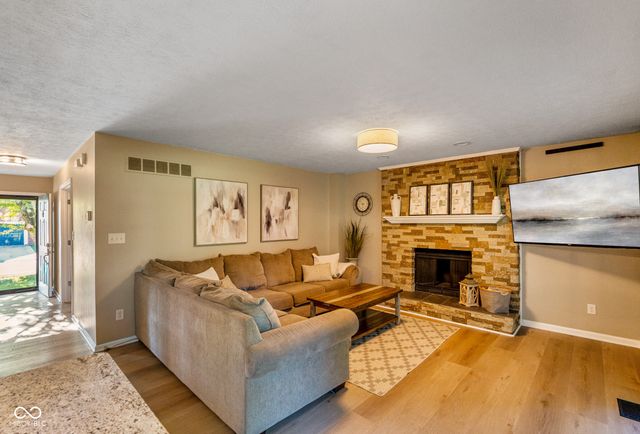 7816 Rock Rose Court, Indianapolis, IN 46237