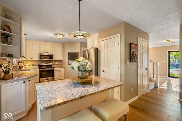 7816 Rock Rose Court, Indianapolis, IN 46237