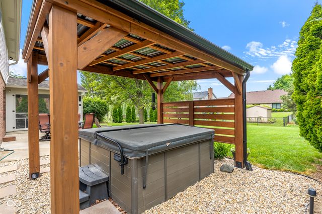 7816 Rock Rose Court, Indianapolis, IN 46237