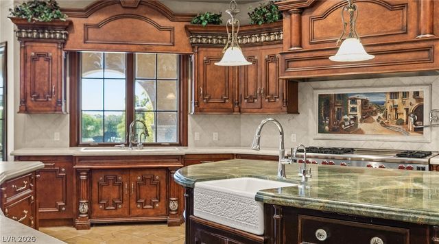 47 Club Vista Drive, Henderson, NV 89052