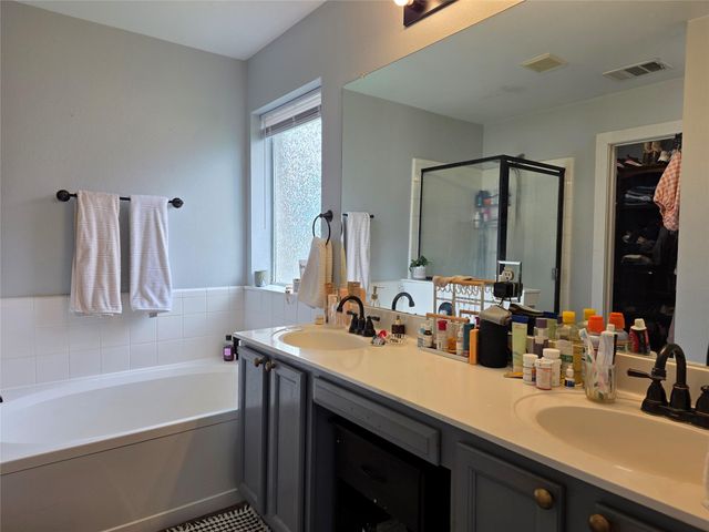 4017 Kerley CT, Hutto, TX 78634