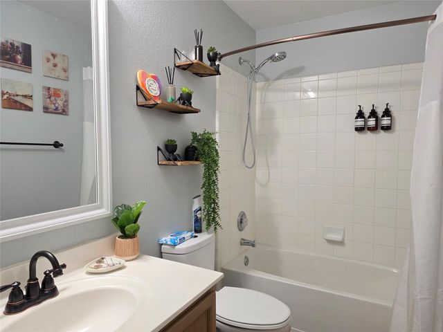 4017 Kerley CT, Hutto, TX 78634