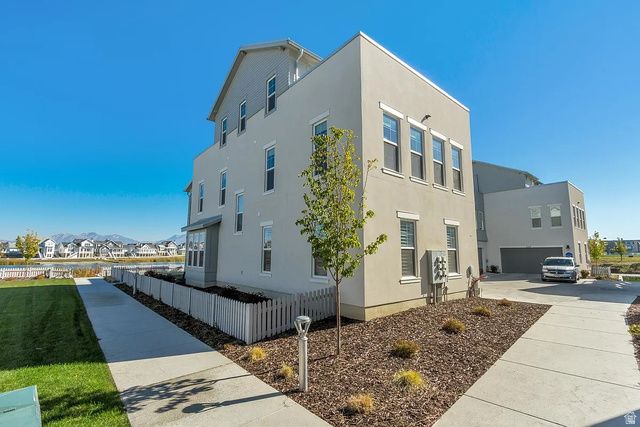 11207 S KESTREL RISE RD, South Jordan, UT 84009